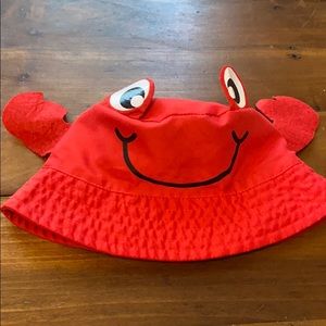 Red crab bucket hat for infants/toddlers